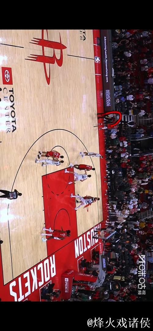 申京错位背打勾手打进，火箭反超1分比赛剩余2.3秒